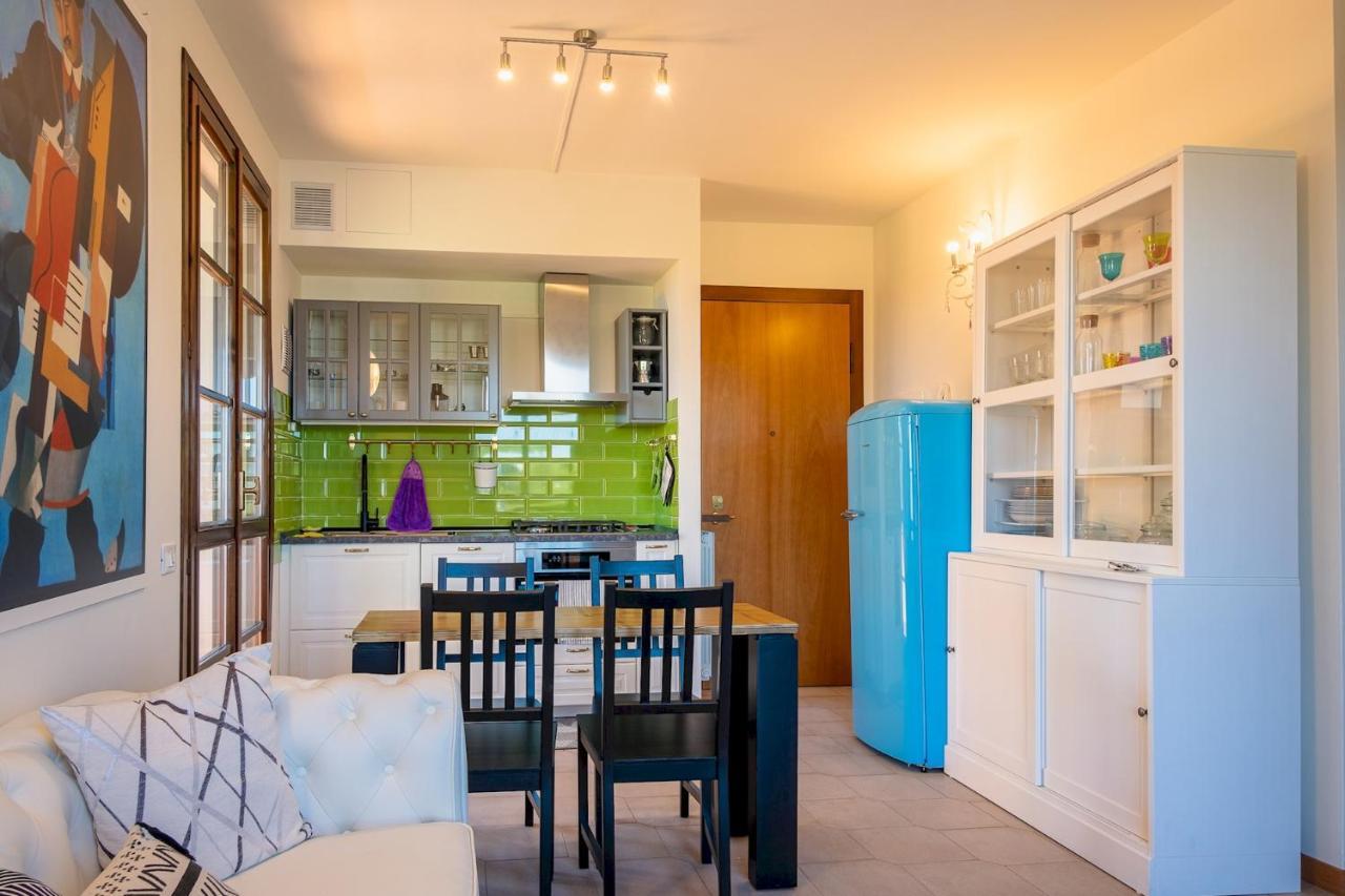 Апартаменты La Casa Sul Porto - Italian Homing Сирмионе Экстерьер фото
